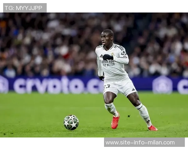 马卡报道19岁皇马后防新星巴尔德佩尼亚斯或将首发对阵阿拉维斯