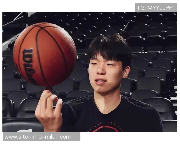 火箭队第四节三分球投篮失误频繁杨瀚森虽有卡位却难以抢到篮板 火箭队第四节三分球投篮失误频繁杨瀚森虽有卡位却难以抢到篮板